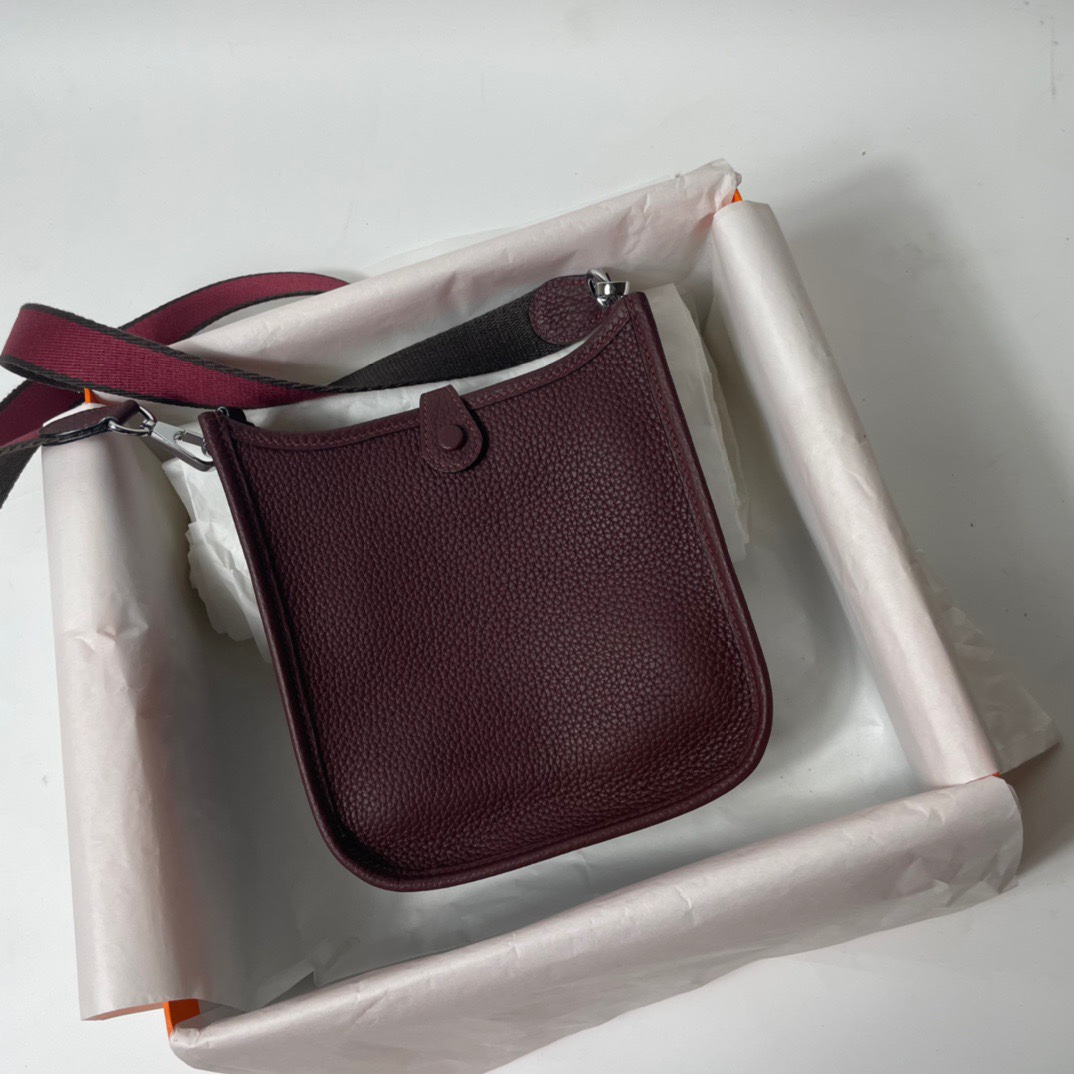 Hermes Evelyne 16 Amazone TPM Shoulder Bag In Bordeaux Clemence Leather